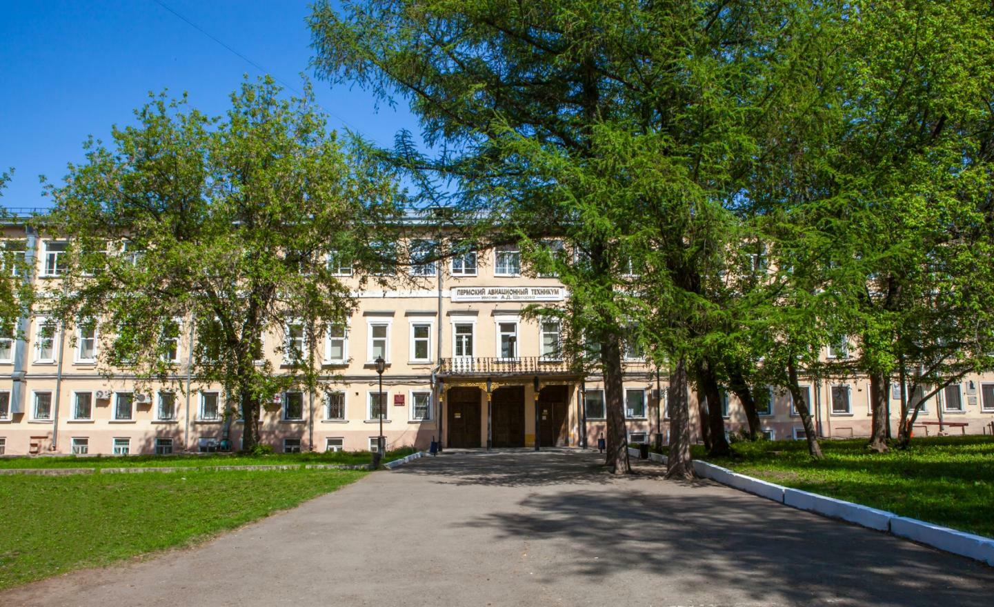 Из корпуса ПГНИУ из-за задымления эвакуировали почти 100 человек